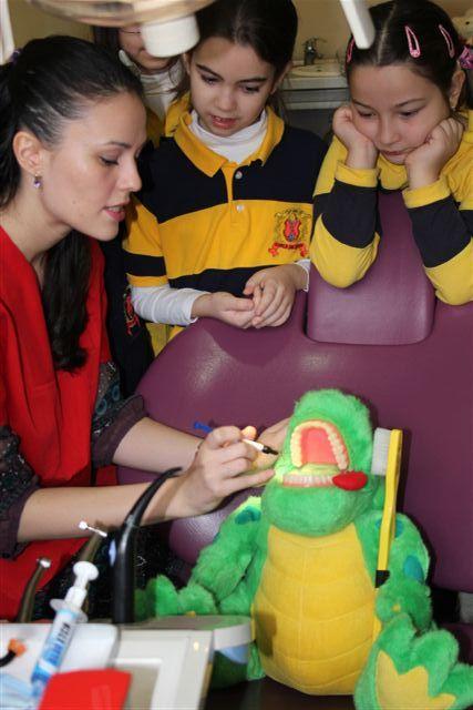 Pro Ingenio School visits DentalMed December 2010